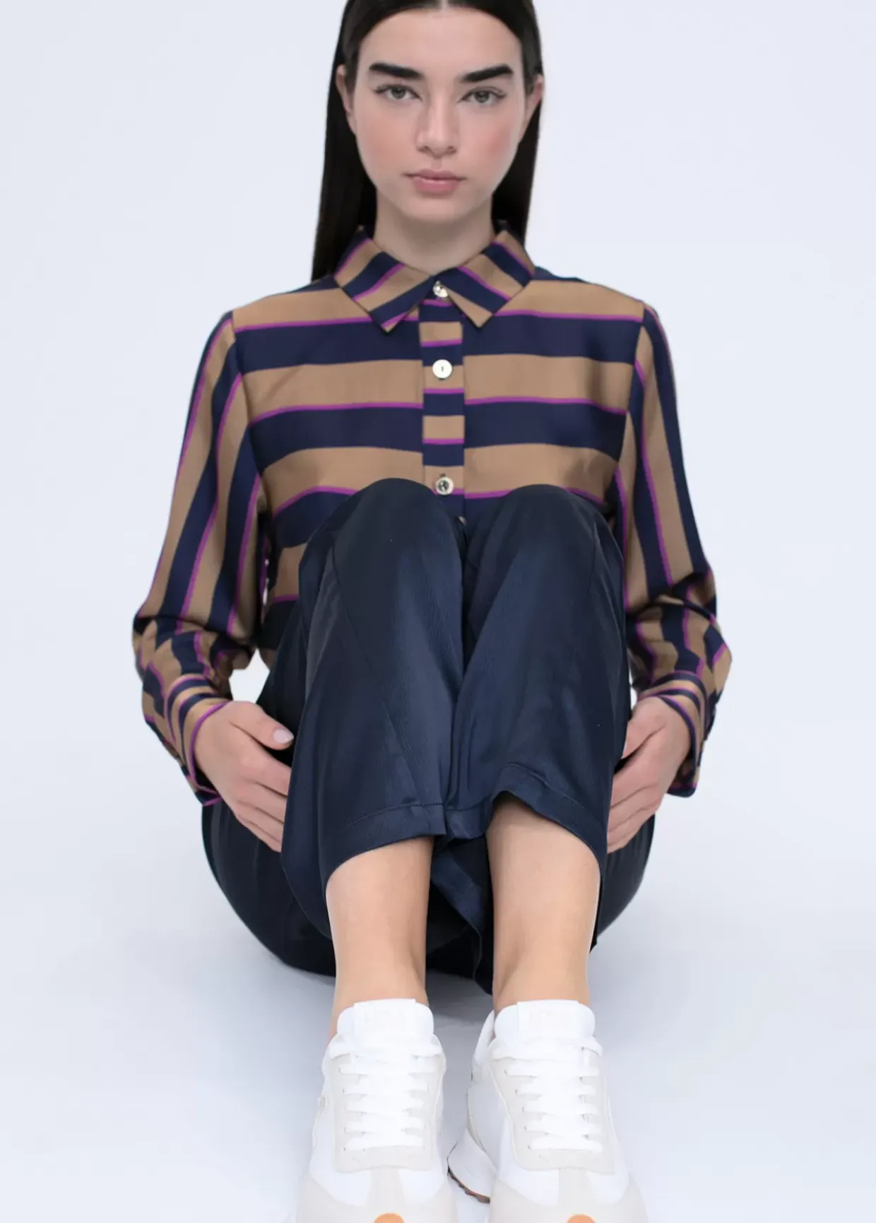 Pantalón recto con bolsillos