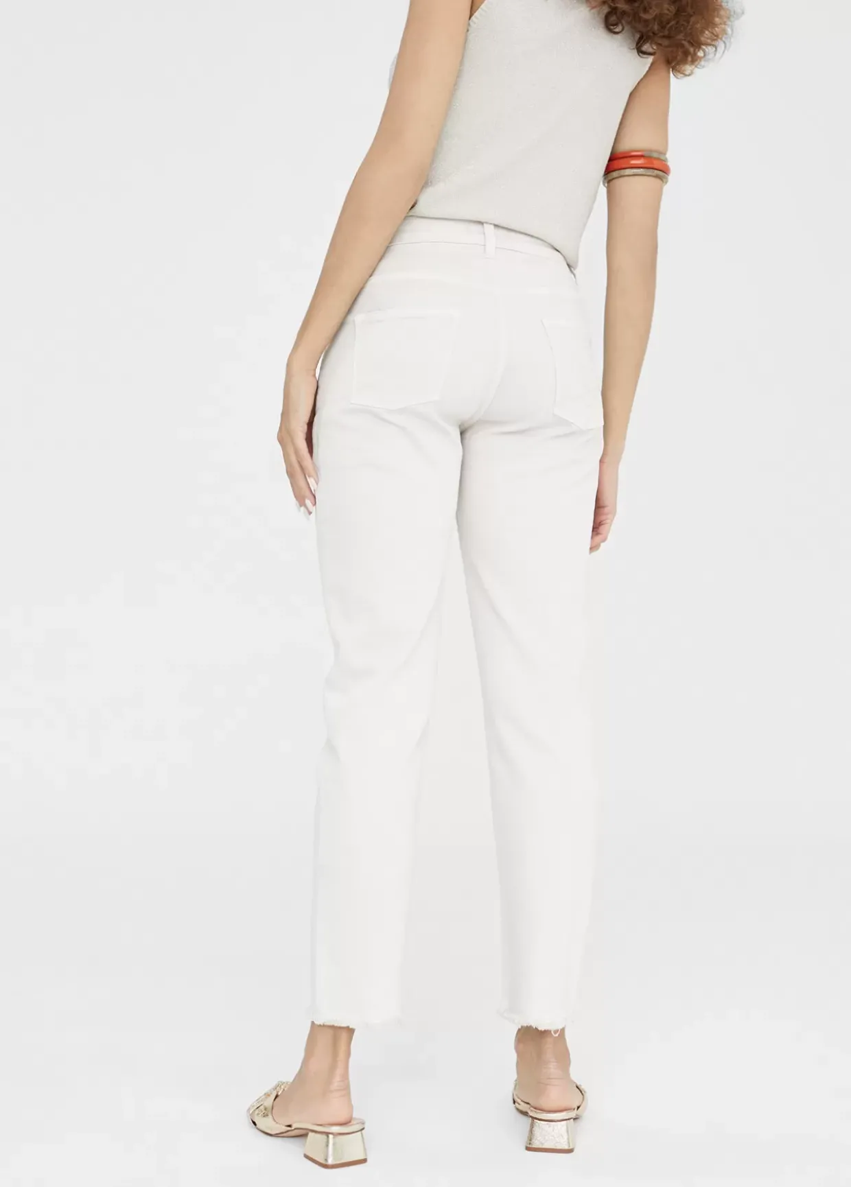 Pantalón tejano con botones