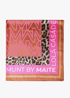 Pañuelo satinado estampado