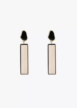 Pendientes blanco y negro