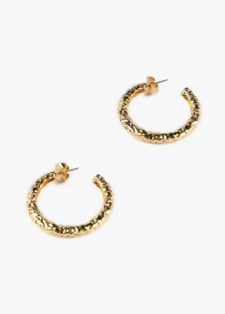 Pendientes dorados con textura