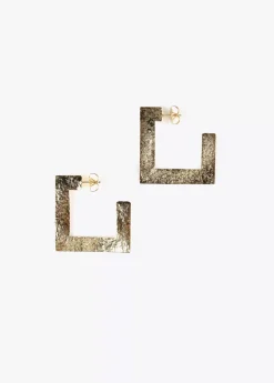 Pendientes dorados de aros cuadrados