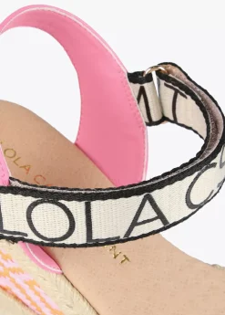 Sandalia cuña efecto rafia fantasía.