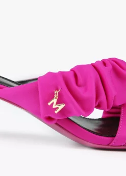 Sandalia de tacón con fruncido