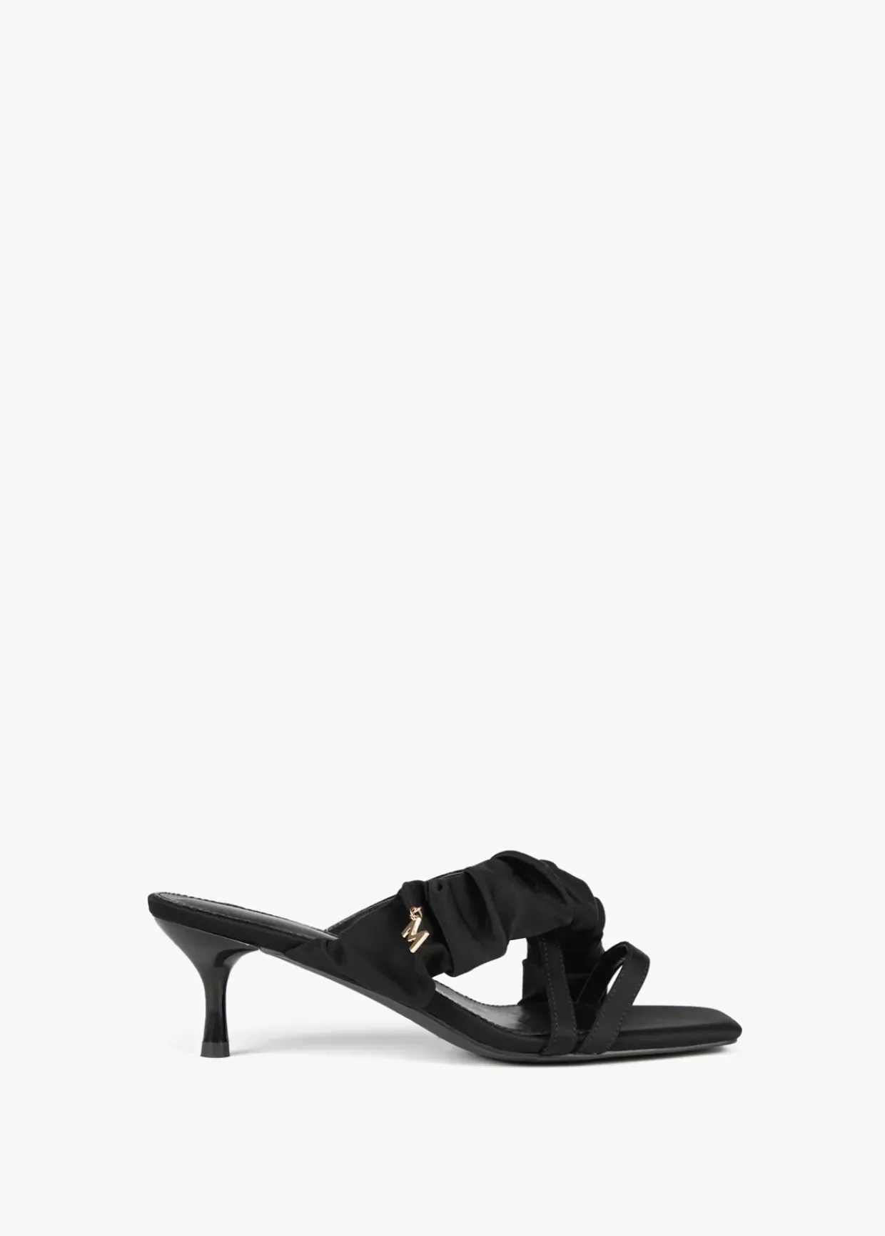 Sandalia de tacón con fruncido