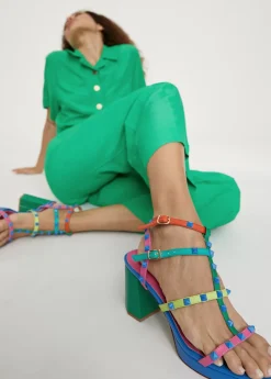 Sandalia de tacón con tiras multicolor