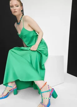 Sandalia de tacón con tiras multicolor