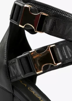 Sandalia de tacón tipo cangrejera