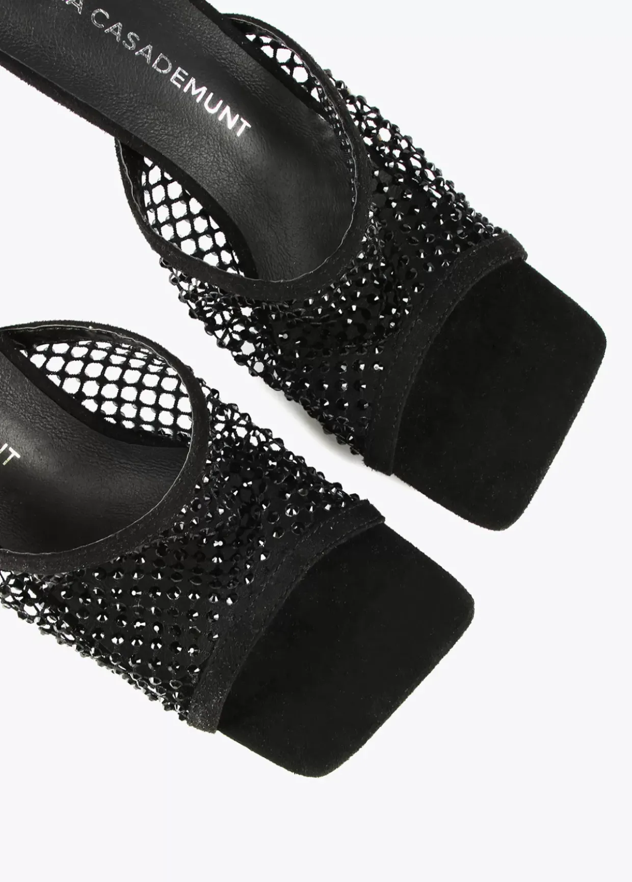 Sandalia de tacón y malla de strass