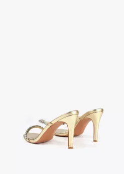 Sandalia de tacón y tiras