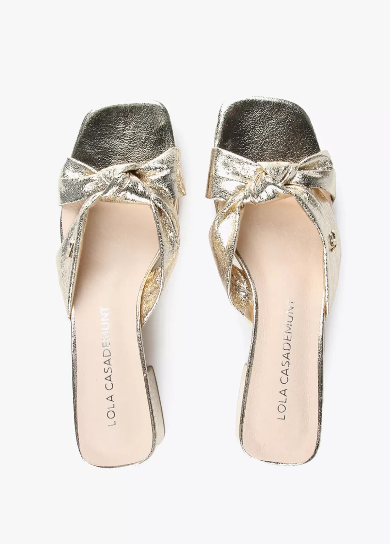 Sandalia metalizada