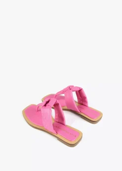 Sandalia plana de dedo