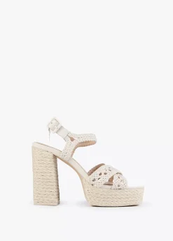 Sandalia plataforma y efecto crochet