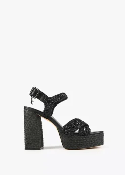 Sandalia plataforma y efecto crochet