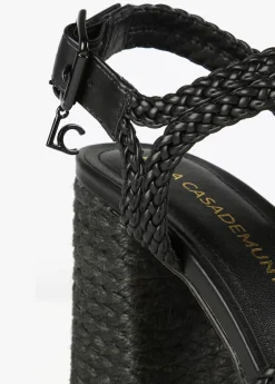 Sandalia plataforma y efecto crochet