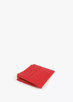 Tarjetero con logo en relieve.