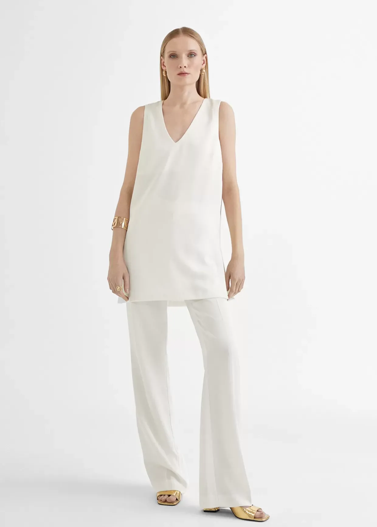 Top largo con aberturas