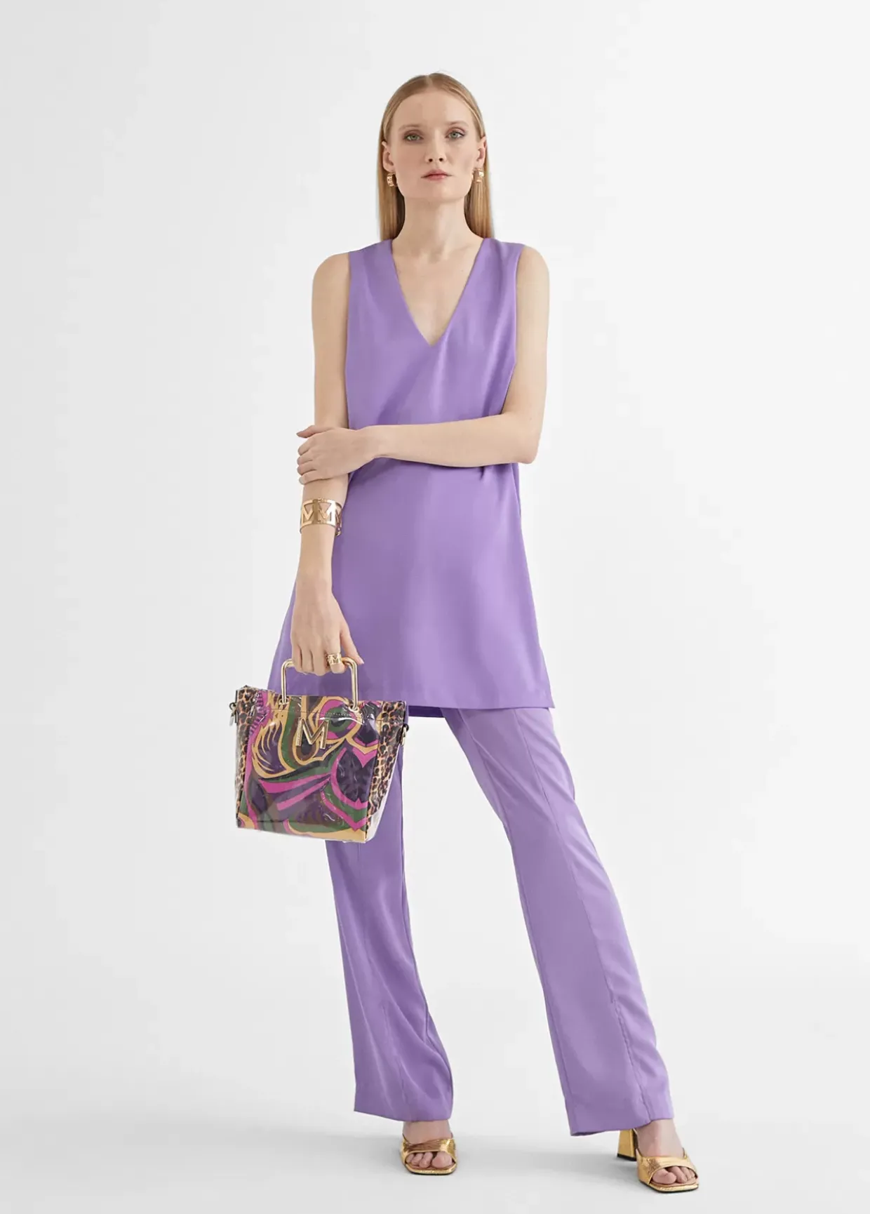 Top largo con aberturas