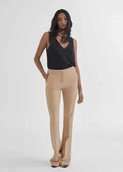 Top negro cuello pico