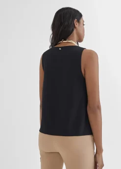 Top negro cuello pico