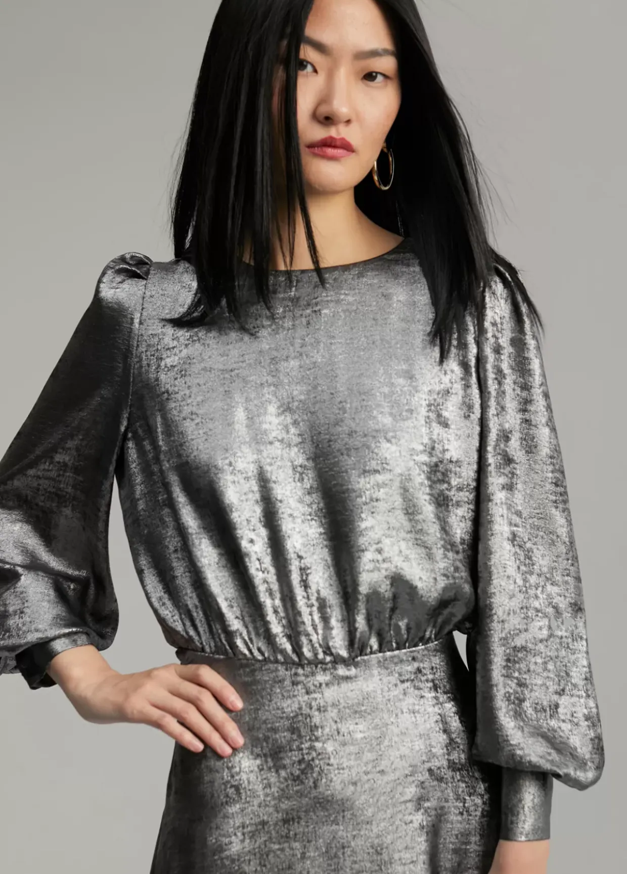 Vestido corto laminado