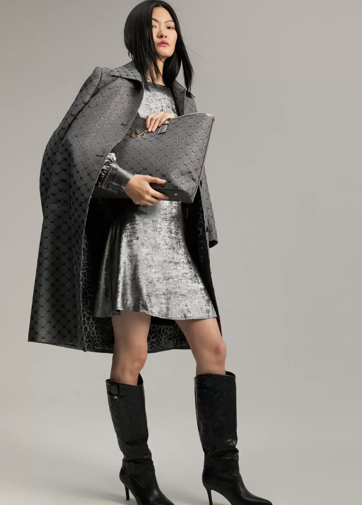 Vestido corto laminado