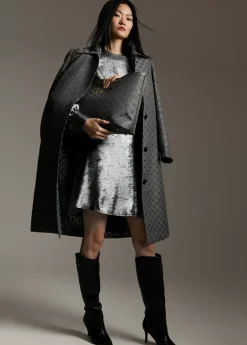 Vestido corto laminado