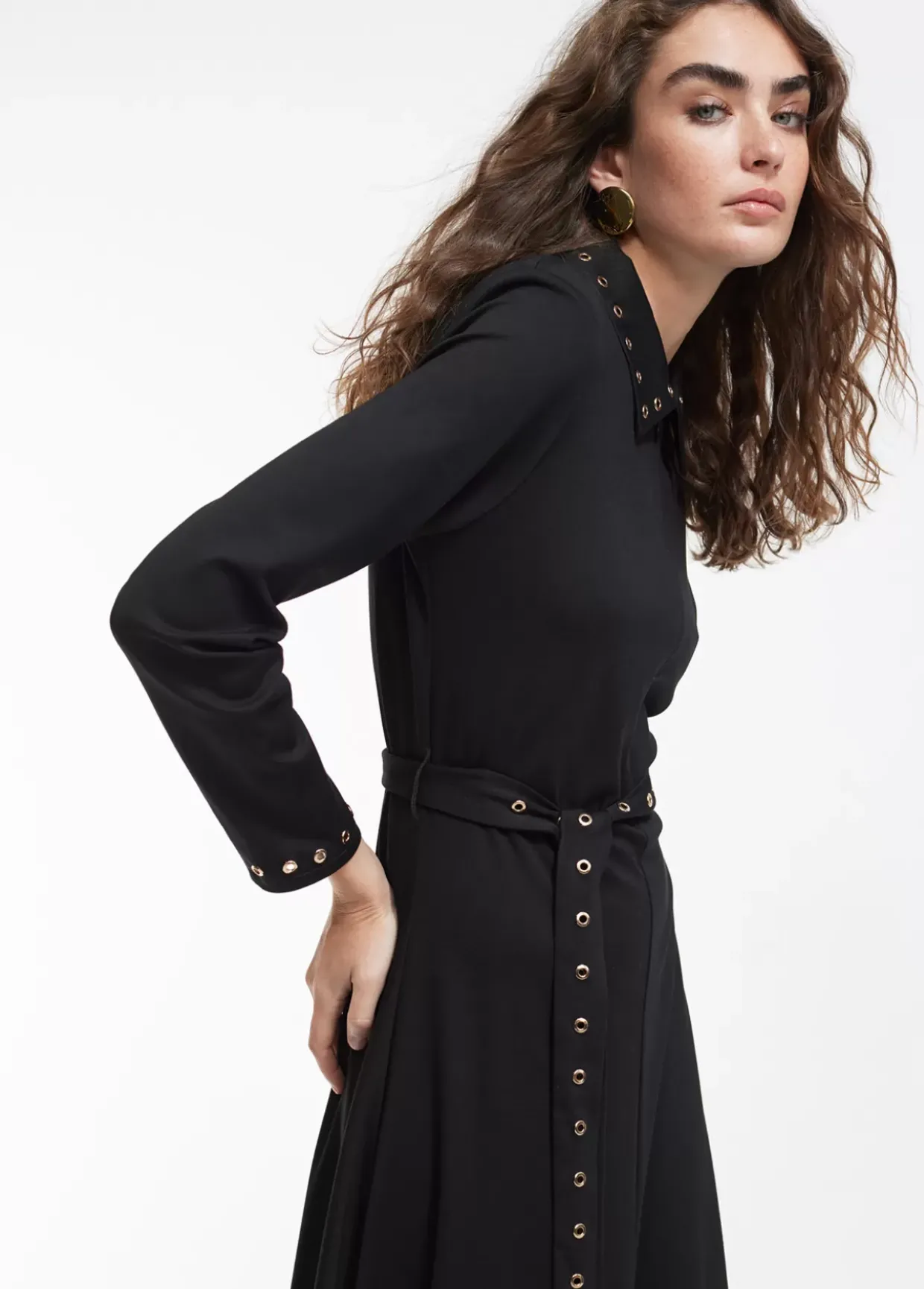 Vestido detalle eyelets