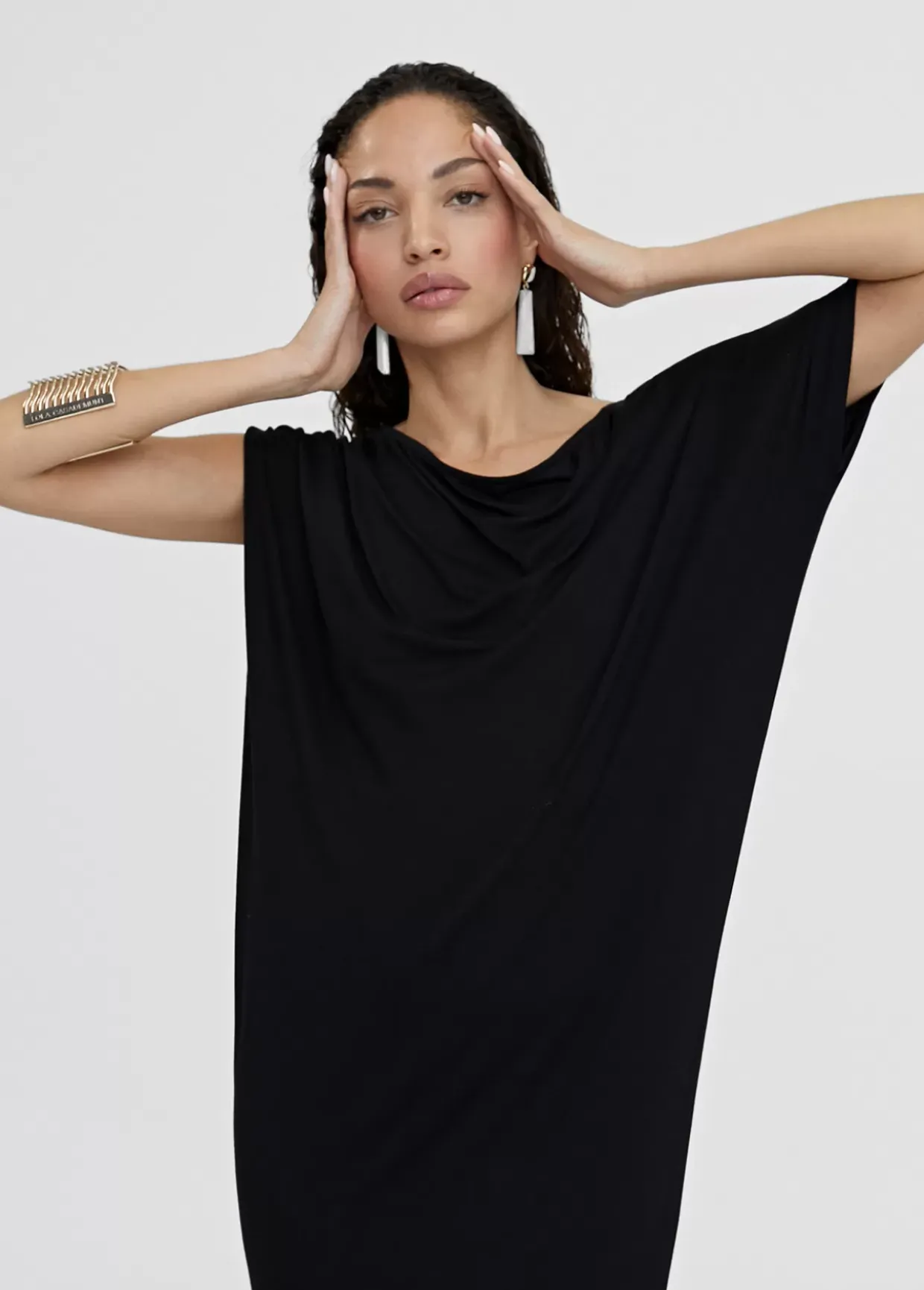 Vestido midi fruncido