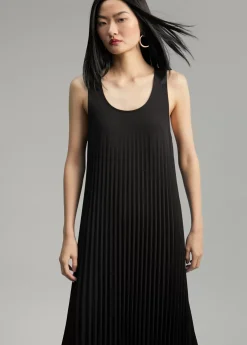 Vestido sin manga plisado