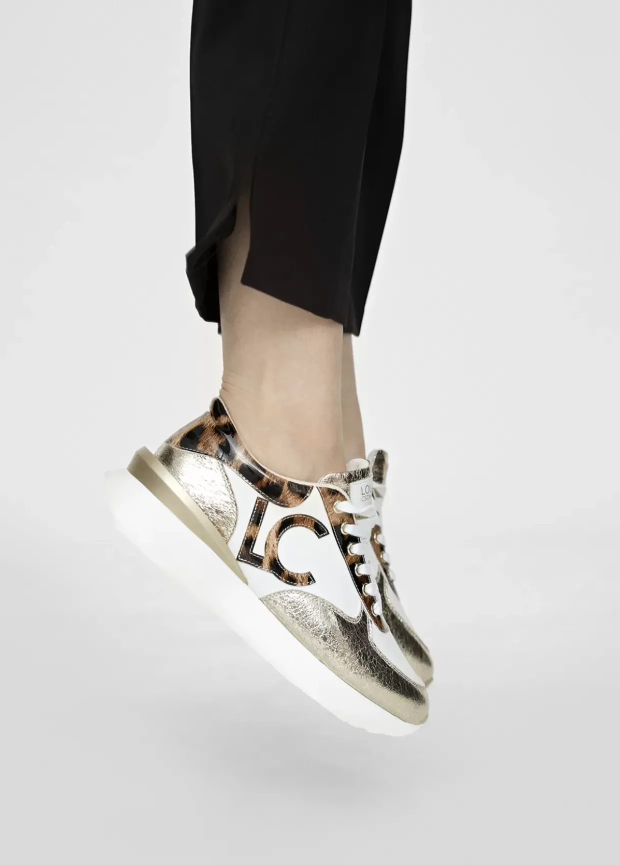 Zapatillas sneakers detalles animal print