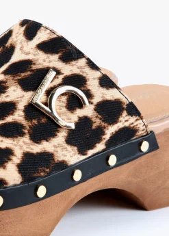 Zueco con estampado animal